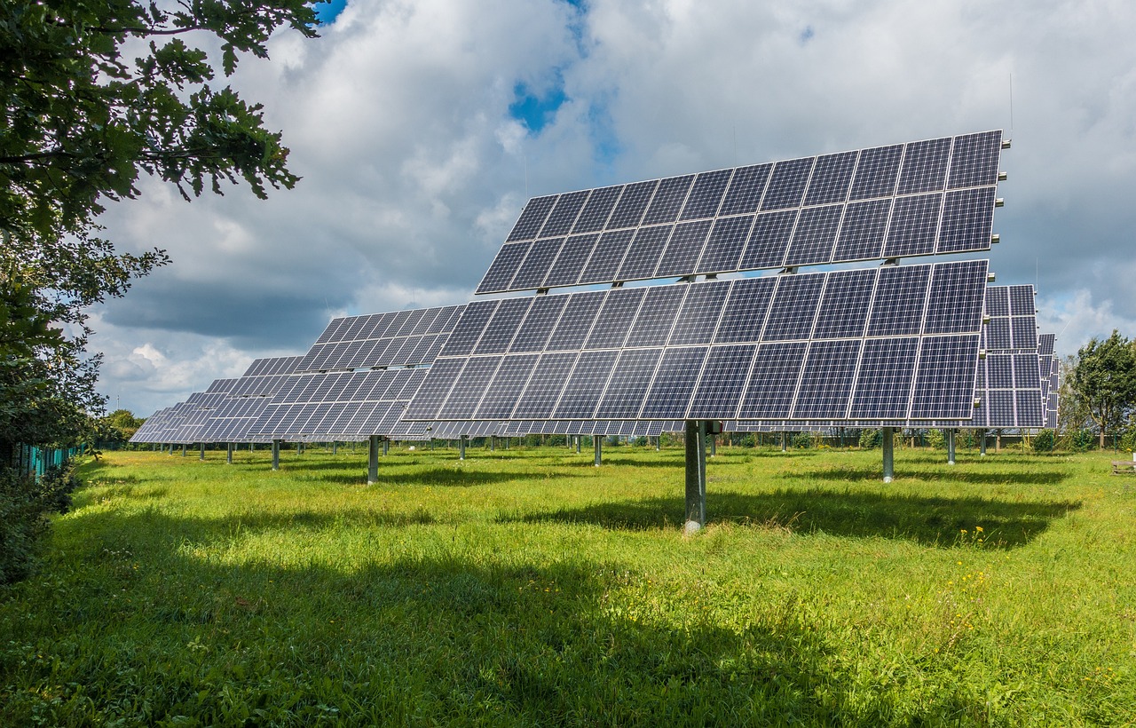 -35 % Schock bei Solaredge Aktie: Drohen nächste Woche weitere Kursverluste? 