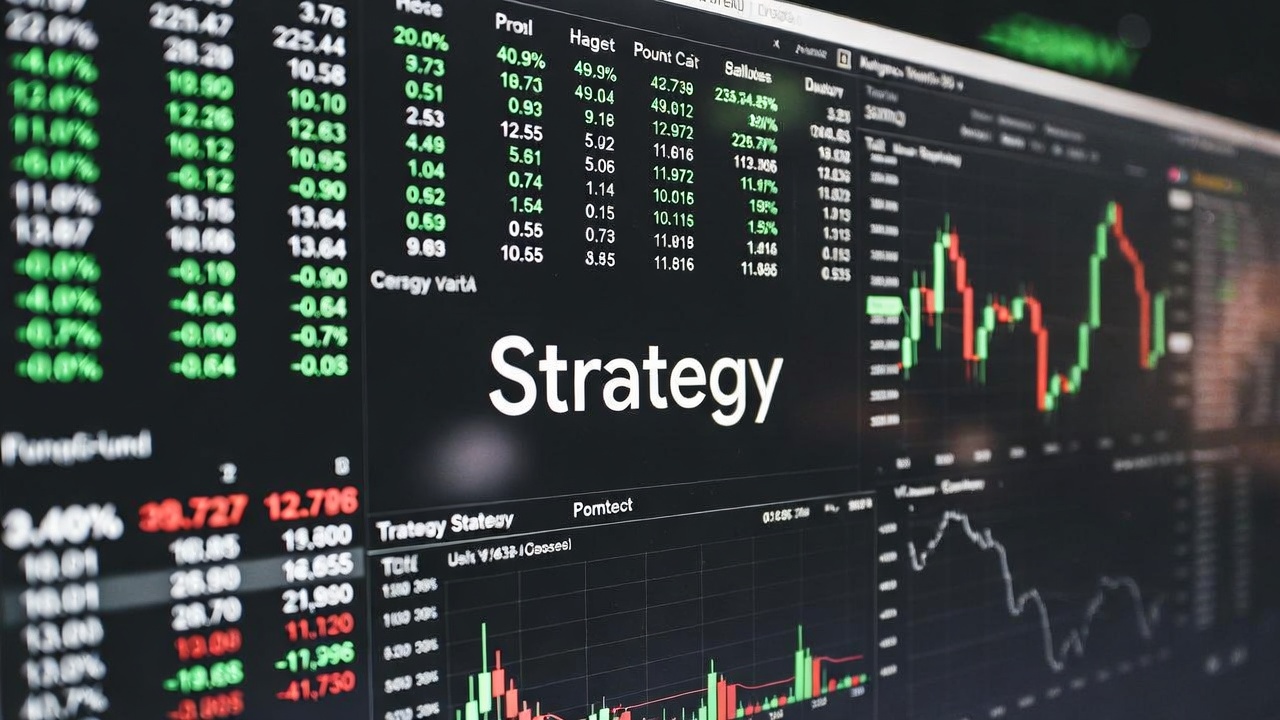 Strategy-Aktie im Fokus: Pensionsfonds und Insider greifen massiv zu